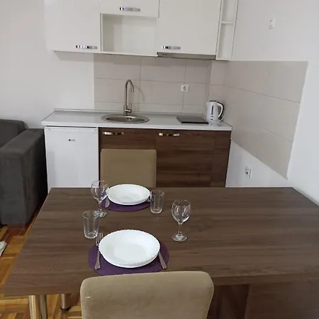 Sunny Apartment Ni